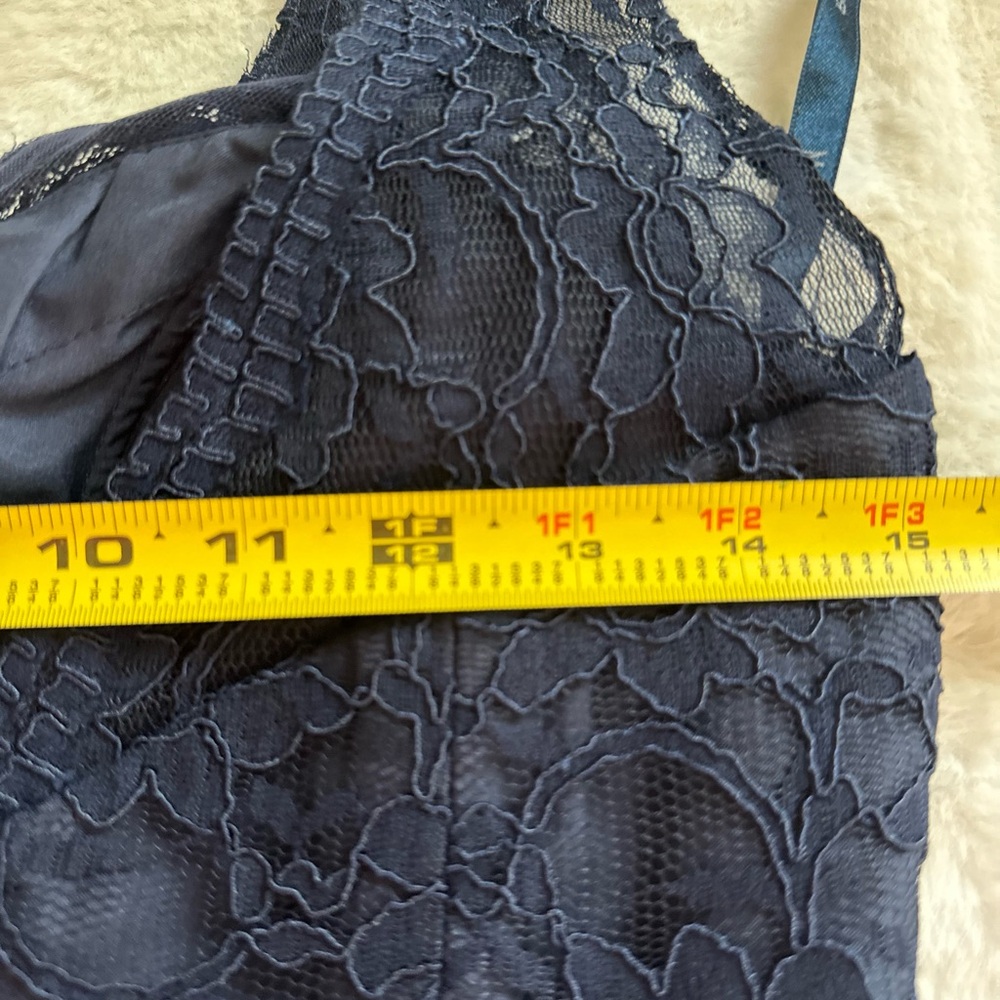 Elegant Navy Blue Lace Evening Gown - Picture 9 of 10